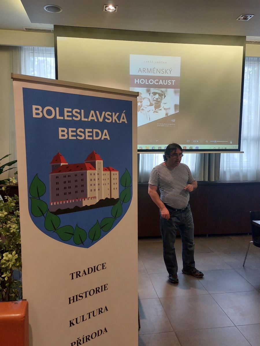 Přednášející Lukáš Lhoťan