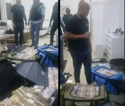 Fotografie ze zásahu vzbouřenců proti prozápadnímu prezidentovi Gabonu - tašky s miliony euro a dolary 