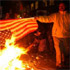 USA vlajka - pálení